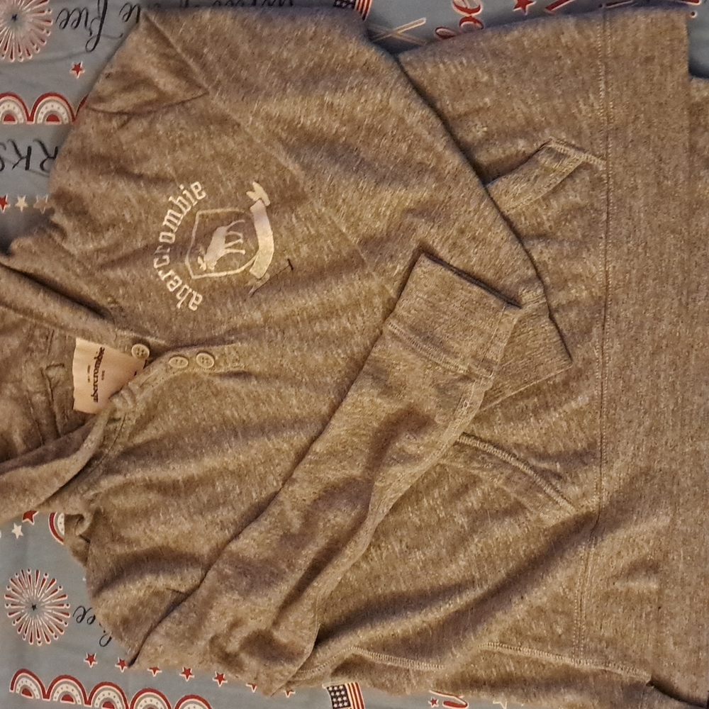 Abercrombie and finch Kids Sweatshirt  sz L